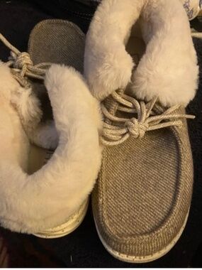Never Worn. Hey Dude-Women's Taupe Moccasin Slippers with Cream Faux-Fur Lining